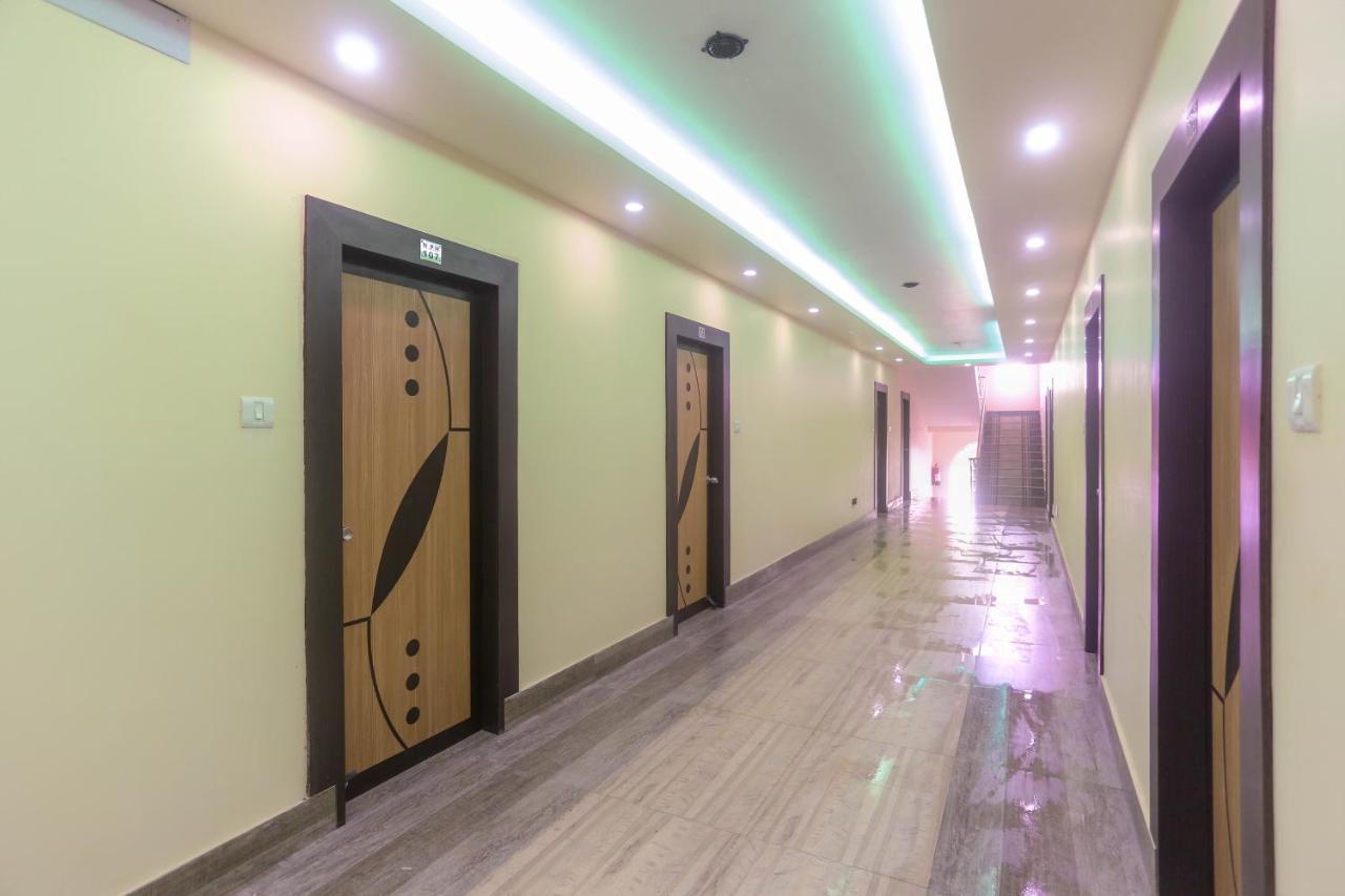 Oyo 60771 New Puri Hotel Esterno foto